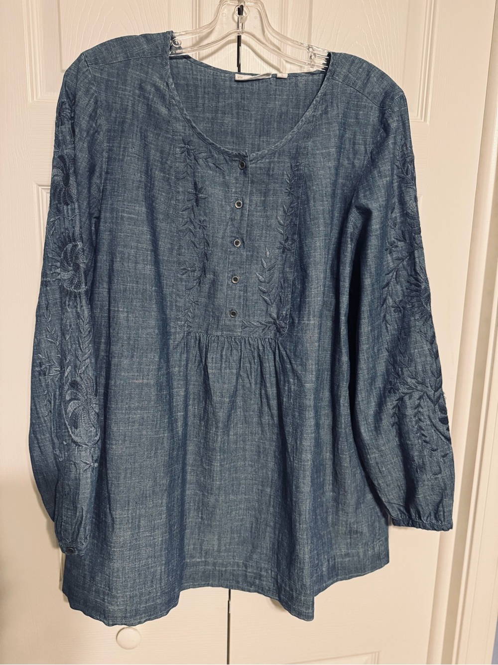 J. Jill Uncommon Threads Chambray Blue Embroidered Peasant Tunic